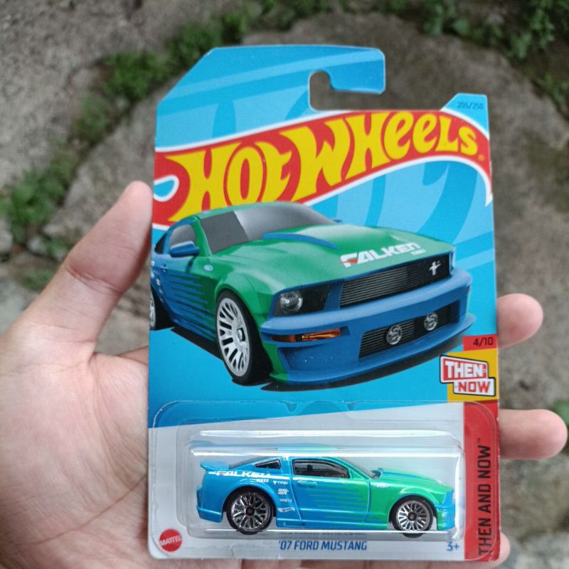 HOTWHEELS 07 FORD MUSTANG