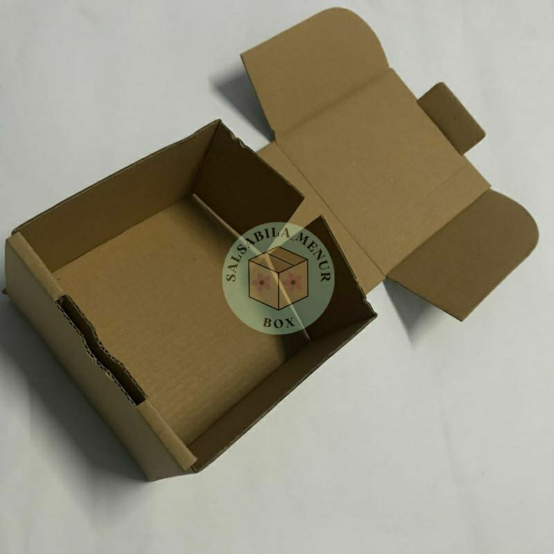 

Box E-Flute packing 10x10x6 coklat | Box hampers