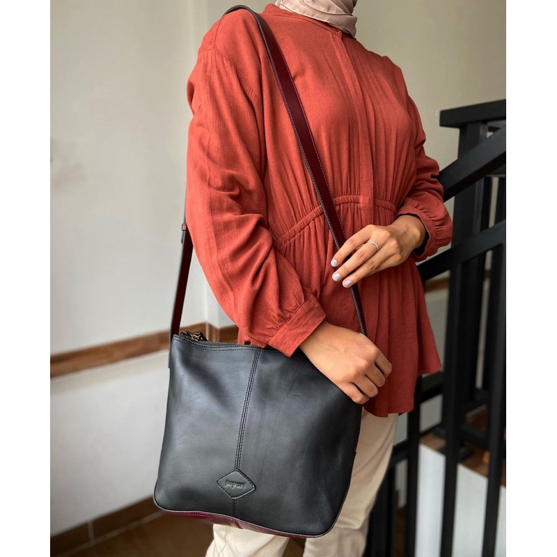 Pepari Leather Tas Wanita Kulit Sapi Slingbag Tas Selempang PA- 897