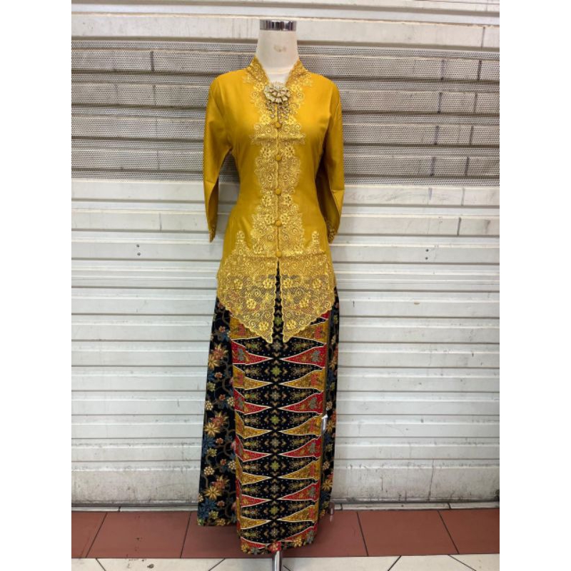 Setelan Kebaya Encim Modern Senada  Lengan  7/8/ Kebaya Encim Bahan katun Toyobo