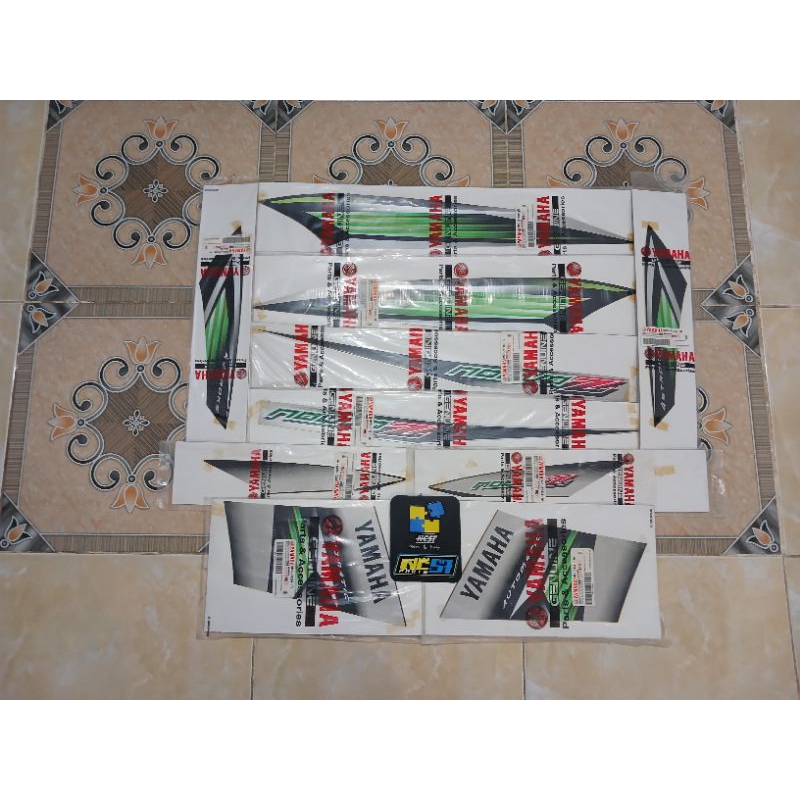 Striping original yamaha nouvo z 2005 hitam silver