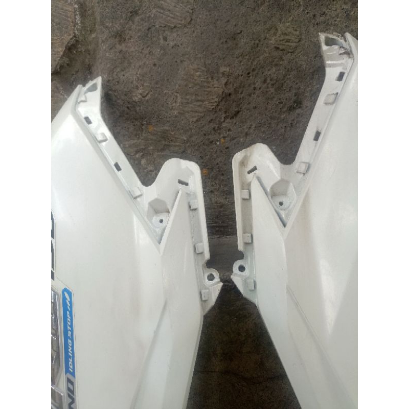 kempol body vario 150 warna putih 2016