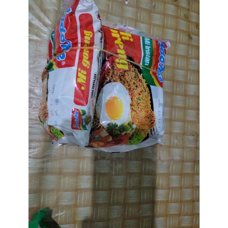 

paket indomie goreng isi 5