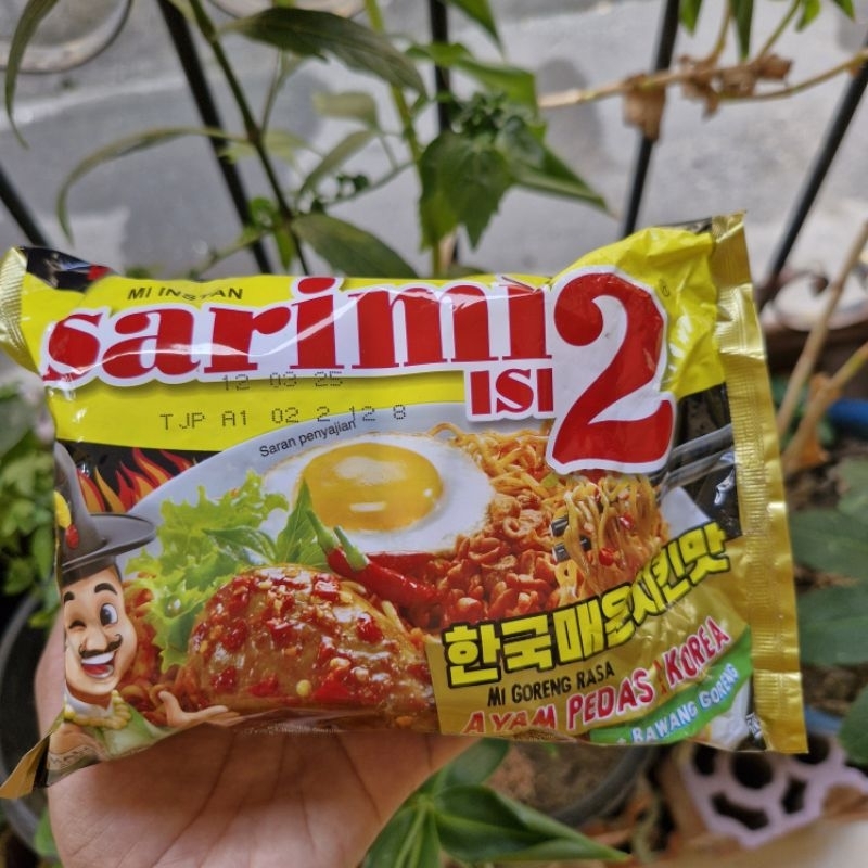 

Mie Instan - Mie goreng - Sarimi isi 2 ayam pedas korea 120g/pcs