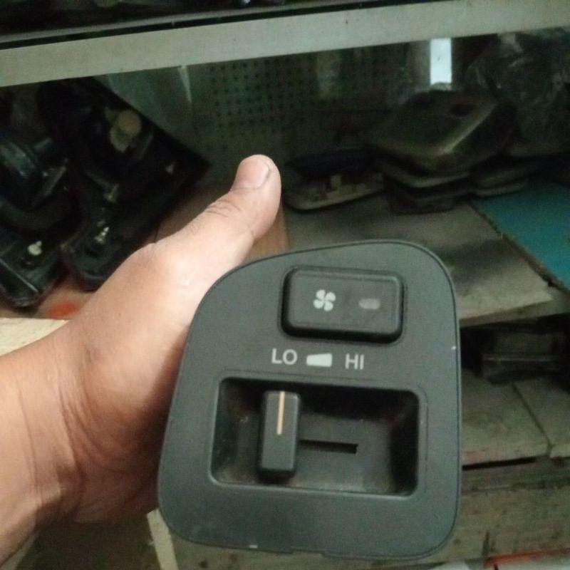 switch AC Honda stream