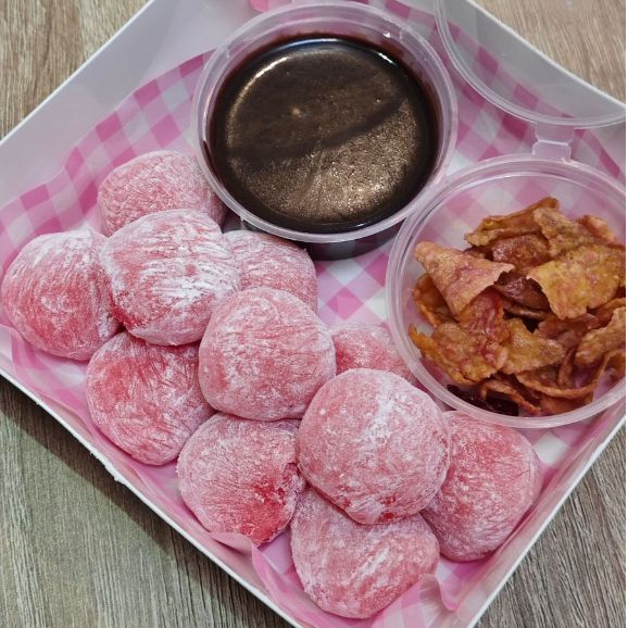 

Mochi Bites Strawberry Chocolate Corn Flakes