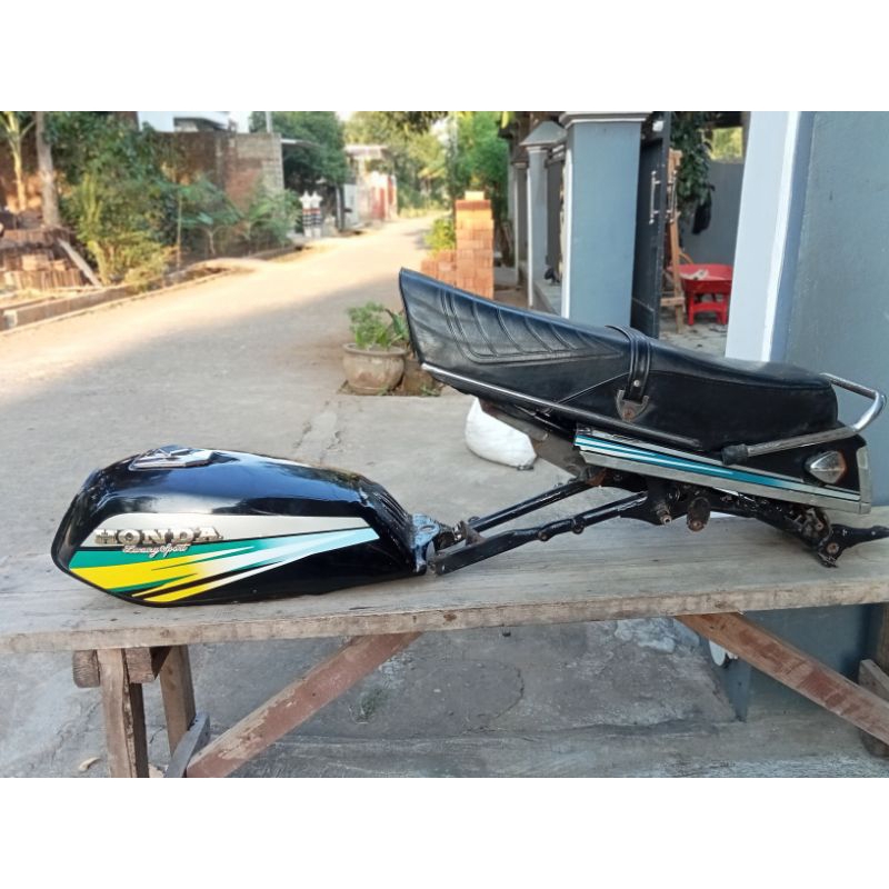 SANDANGAN BODY GL MAX PRO SET BUNTUTAN BELAKANG ORIGINAL