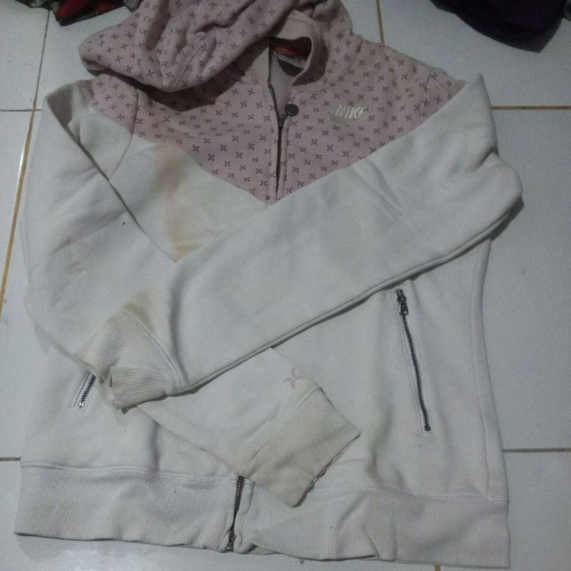 preloved sweater wanita NIKE