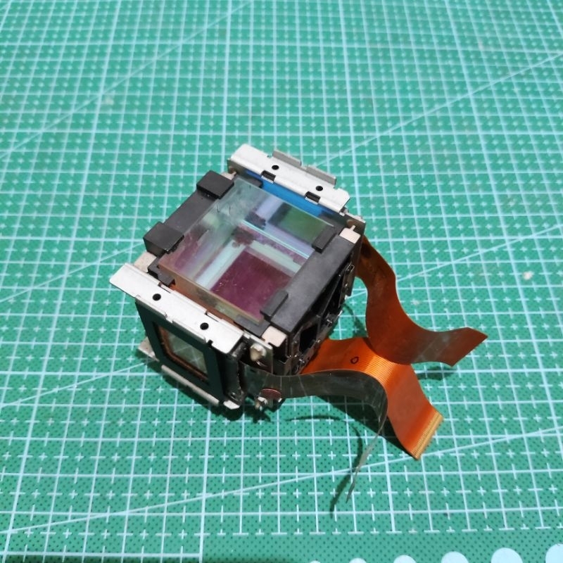KUBE OPTIK BEKAS PANEL LCD PROYEKTOR HCD 200