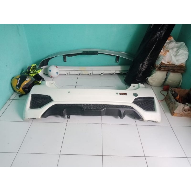 bemper belakang sirion tahun 2015