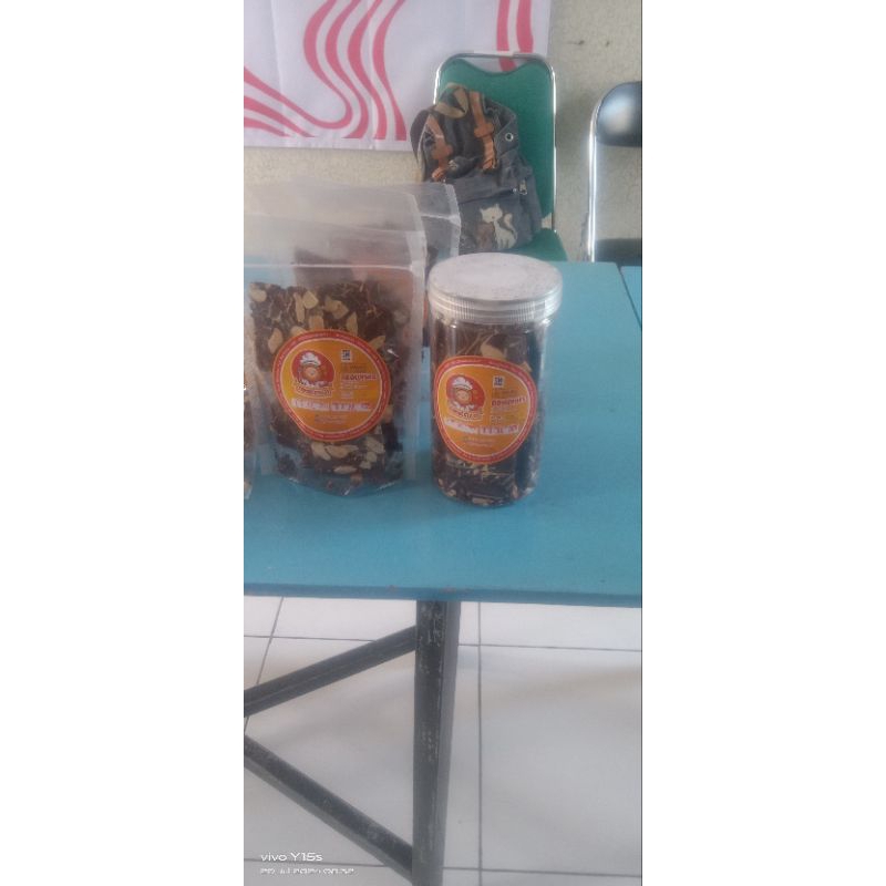

Trimoesty 21 Kue Brownies Kering Crispy 250gr