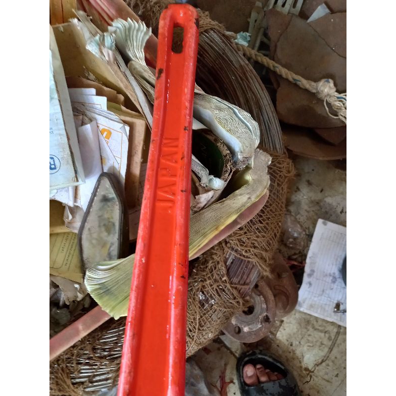 kunci inggris, ukuran 36" merk tekiro. bekas spt baru sangat layak.