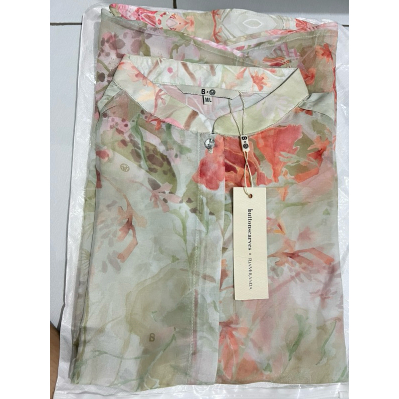 valvia top jade green buttonscarves x ria miranda size M new with tag bukan preloved