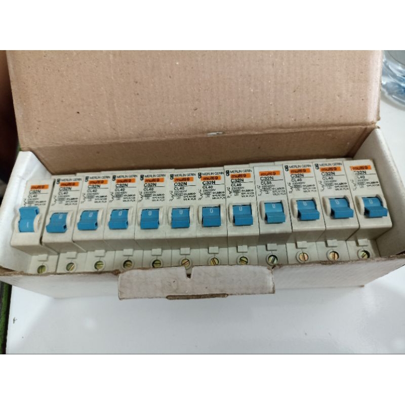 MCB MERLIN GERLIN BIRU 40A 63A multi 9