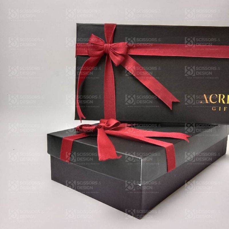 

Scissors & design Hardbox Hampers Natal kotak sepatu 32 x 16 x 7 cm CUSTOM PRE ORDER