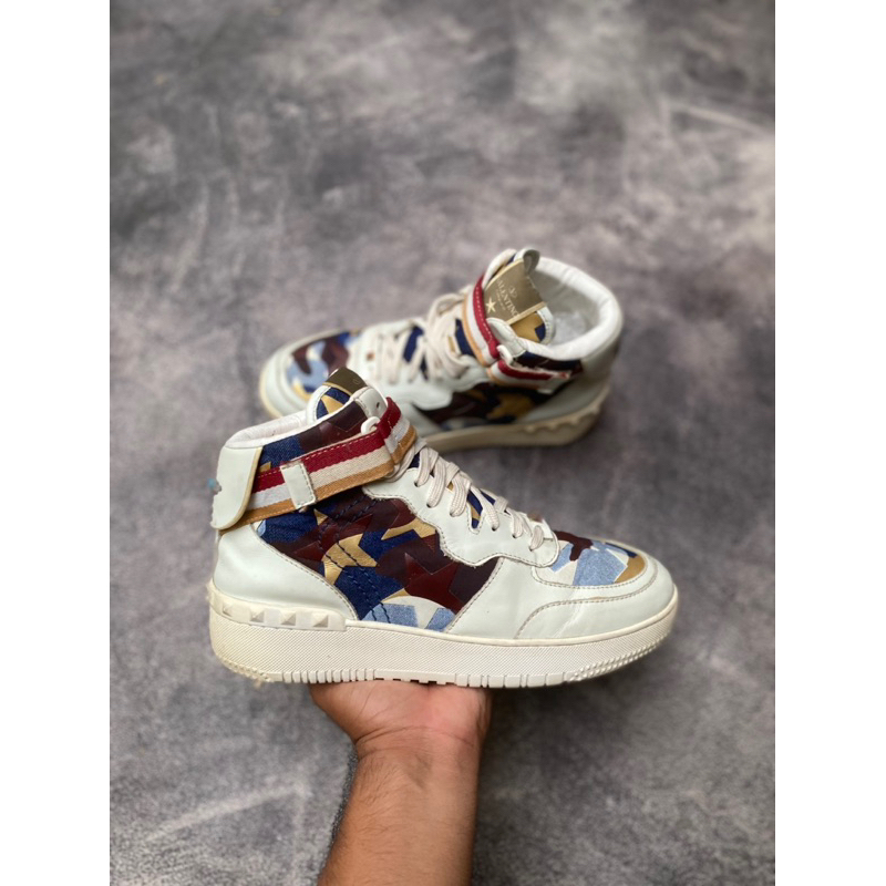 Valentino Garavani Rockstud Hi-Top Size 40 / second