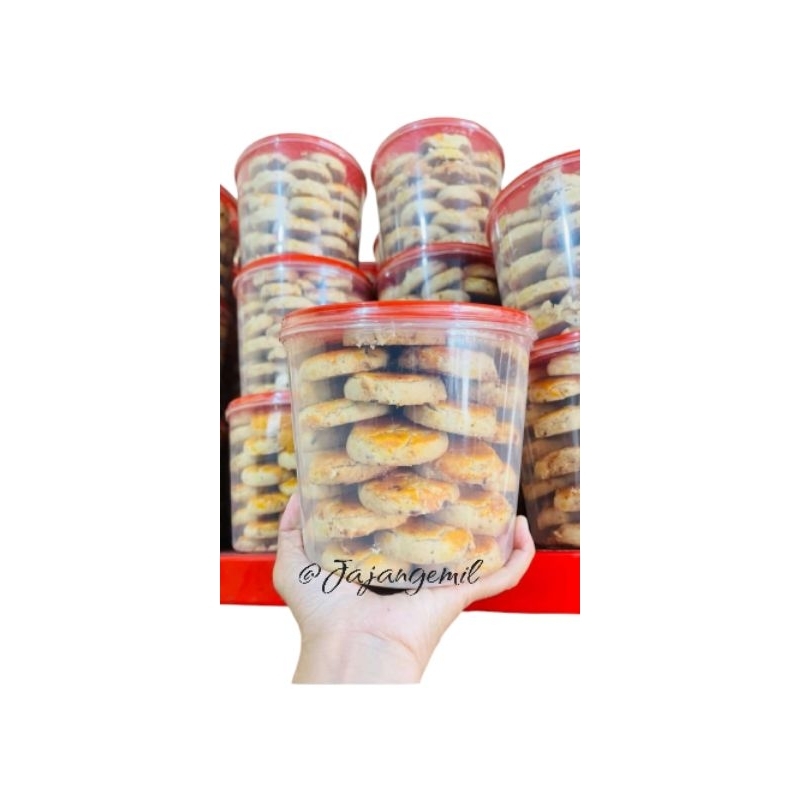 

Kue Kacang Jember Berat 500g
