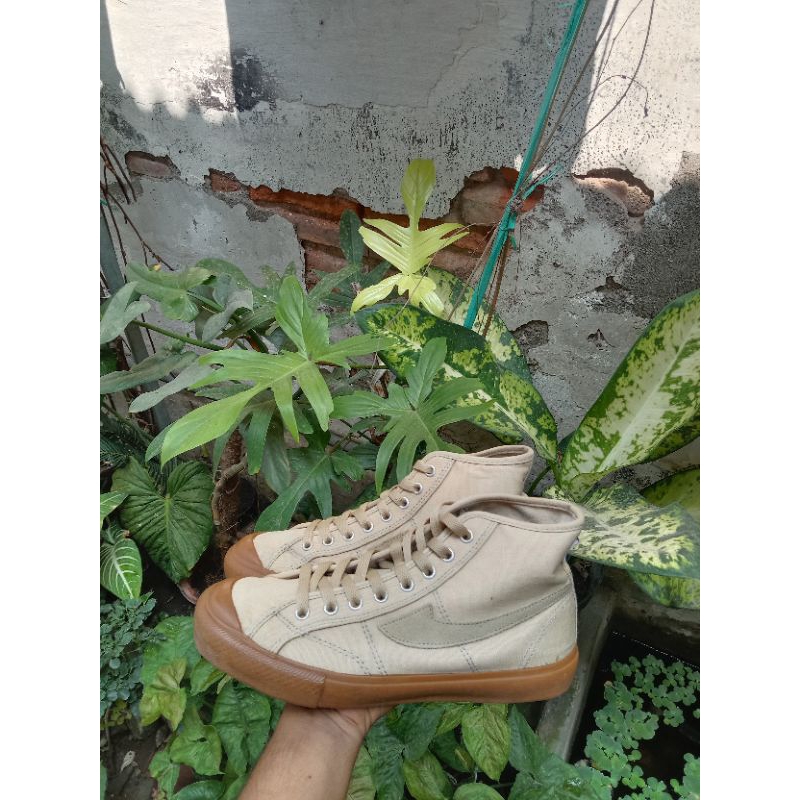 sepatu compass second