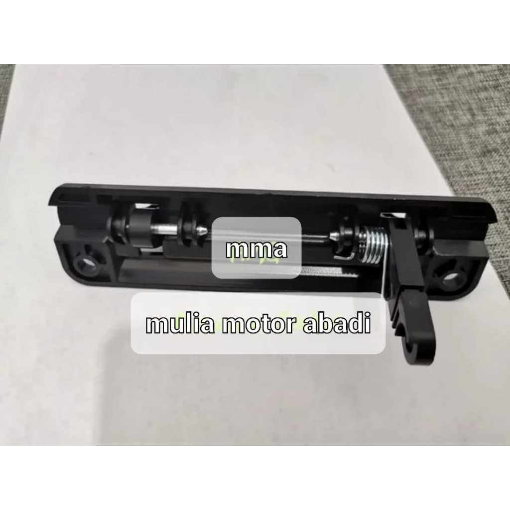 Handle pintu bagasi belakang Suzuki apv