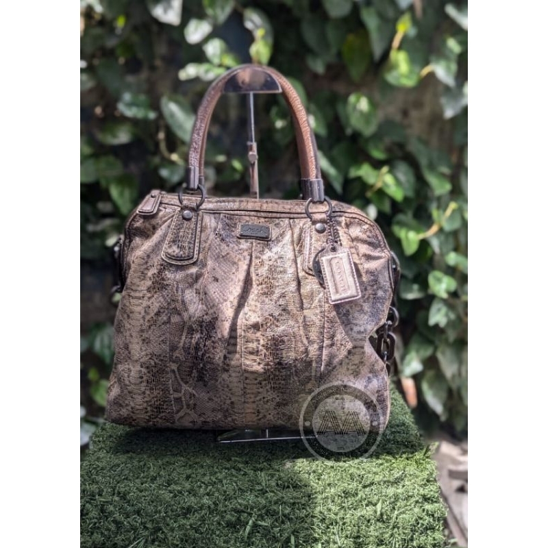 [Price negotiable] Coach Kristin embossed phyton pleated satchel (with original dustbag and care car