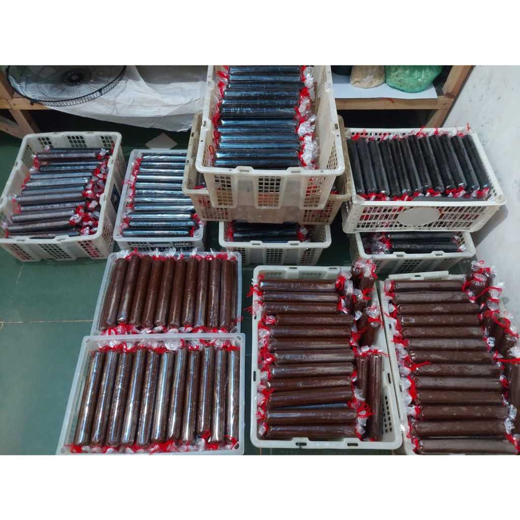 

Dodol Betawi Asli Original Khas Cikarang 1 Kg ( isi 4 Pcs ) Manis Legit Fresh