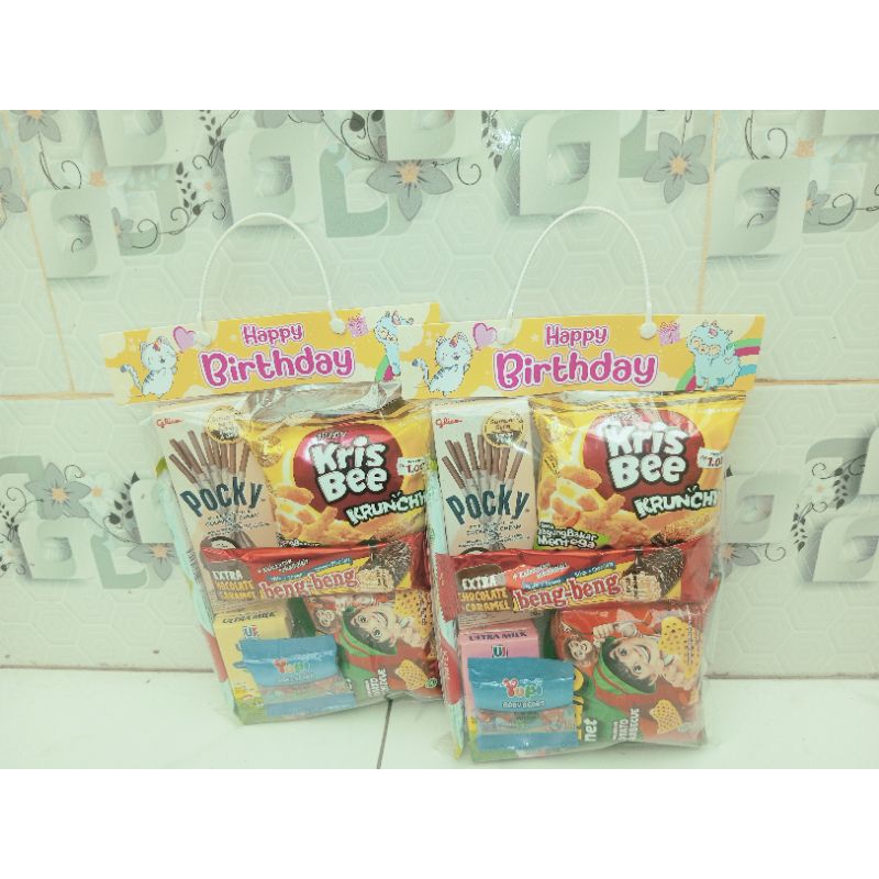 

Hampers Snack Label Ulang tahun anak/Bingkisan Snack anak berbagi