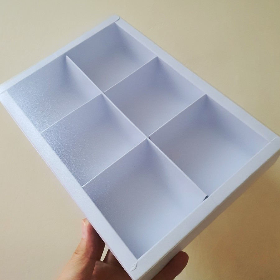 

10 pcs kotak mika kemasan eggtart sekat 6 ukuran 7x7x4cm warna putih christmas