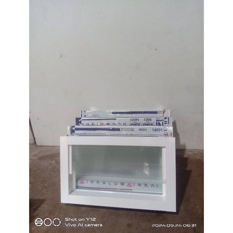 Jendela Boven almunium  kaca zigzag