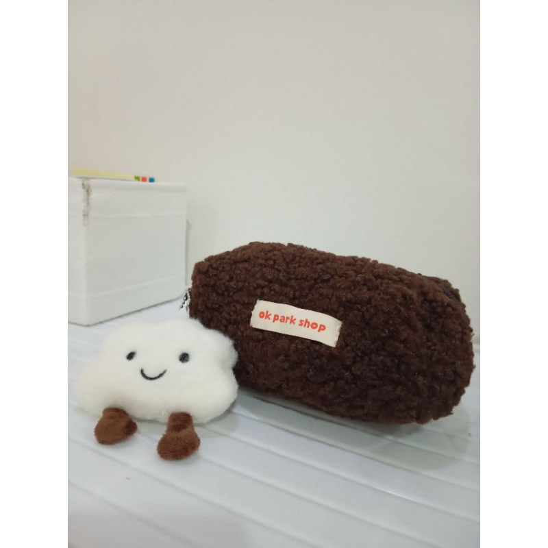 

KOTAK PENSIL AESTETIC/POUCH KOSMETIK