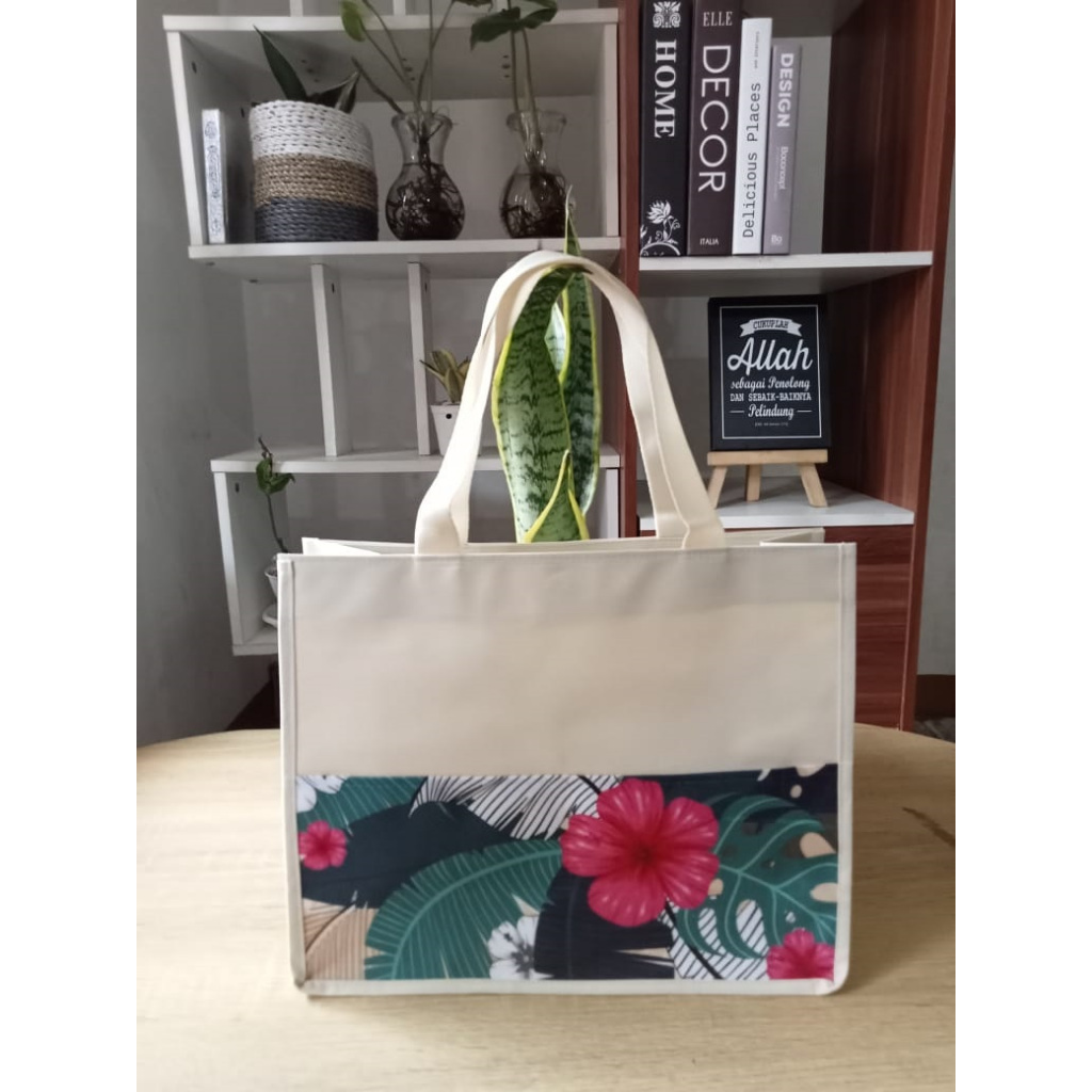 

TAS HAMPERS SOUVENIR MURAH SERBA GUNA KAMPAS IMPOR UKURAN 30X12X30 CM