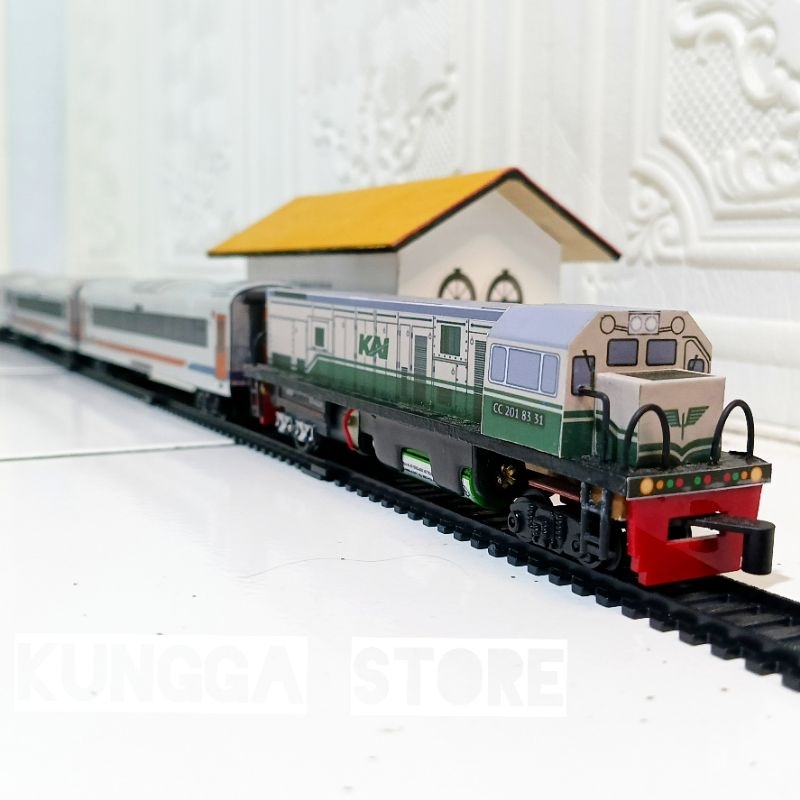 Kereta Api Indonesia Lokomotif CC201 Vintage rangkaian Gerbong Penumpang