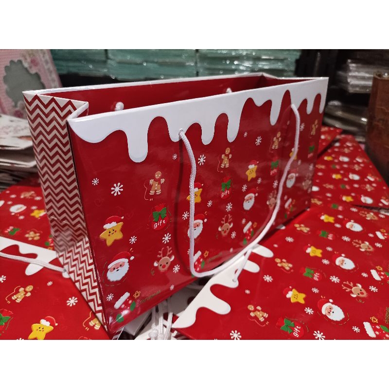 

Paperbag Ivory 28x10,5x12cm @10pcs free hangtag