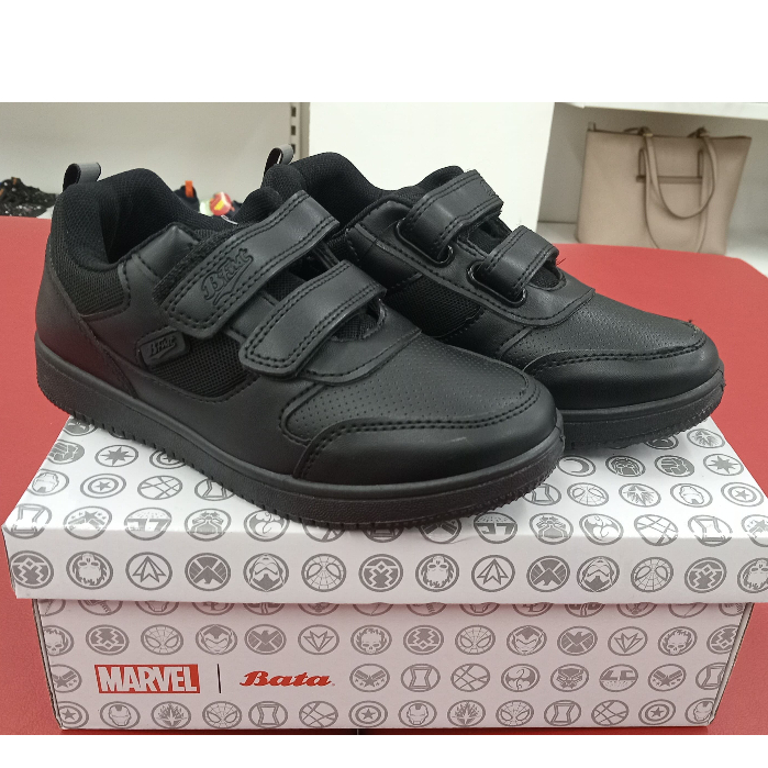B first sepatu sekolah anak laki laki