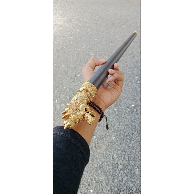 tongkat komando kayu galih kelor hitam dengan ornamen Wesi kuning super dengan ukiran kepala naga ke