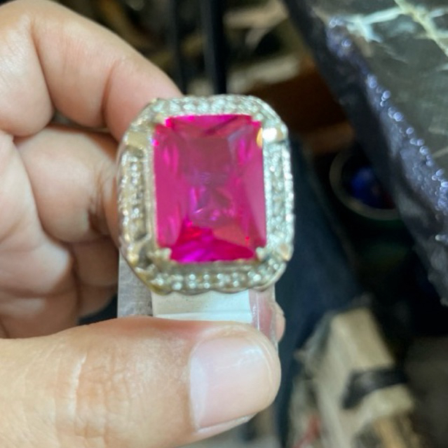 MERAH SIAM BANGKOK CUTTING