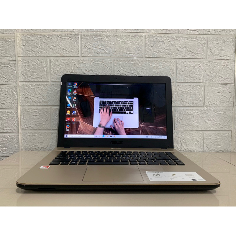 Laptop Second Murah.Laptop Asus X441B,AMD A4,Ram 4,Hdd 500Gb.Siap Pakai No Minus&Butuh Cepat