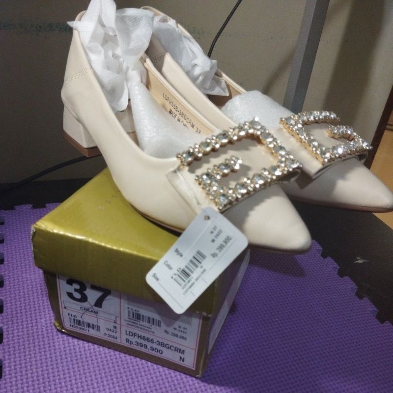 Sepatu Kerja Perempuan Size 37 Merk FLD