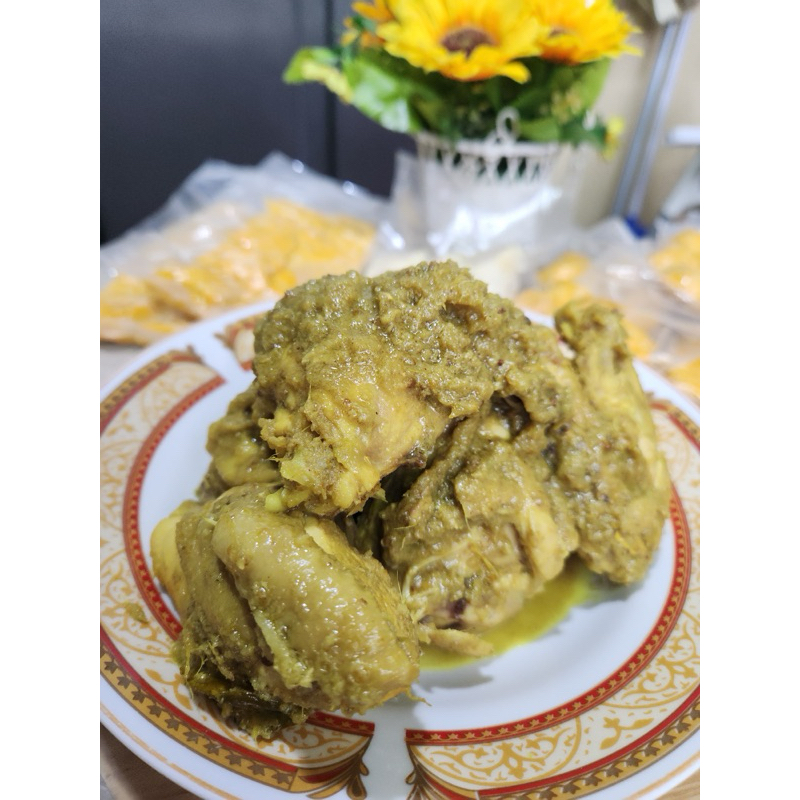 

AYAM GORENG LENGKUAS ( 1 ekor potong 10 )