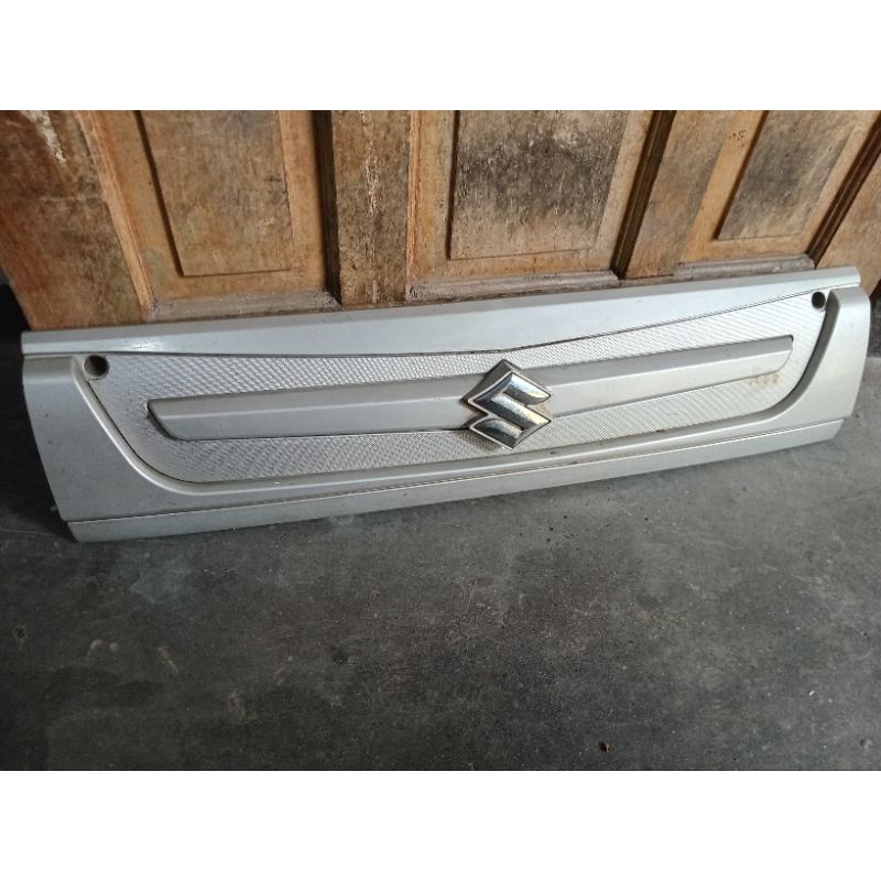 gril depan suzuki futura original