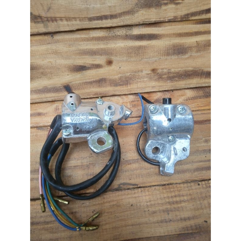 holder v75 tahun tua seri dobel starter elektrik