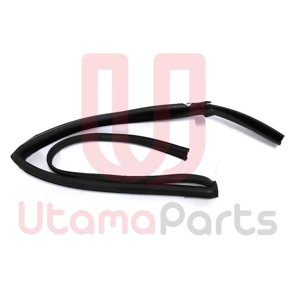 KARET KACA PINTU BELAKANG KIRI NISSAN TERRANO 2004, 8233183G00