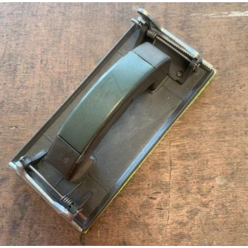 Tatakan Amplas Manual