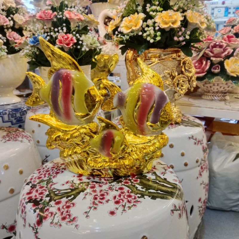 pajangan keramik ikan Arwana Warna