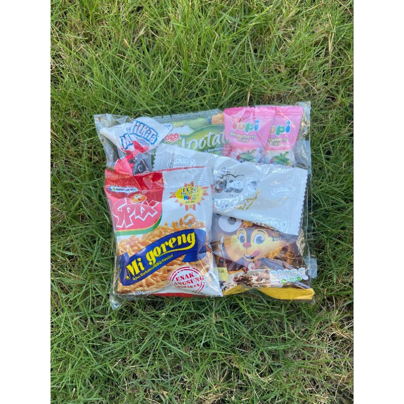 

Mini Gift Snack Murah Hampers Wisuda Parcel Ulang Tahun Kekinian Lucu