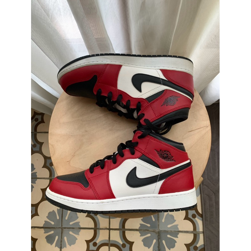 Nike Air Jordan 1 Mid Chicago Black Toe
