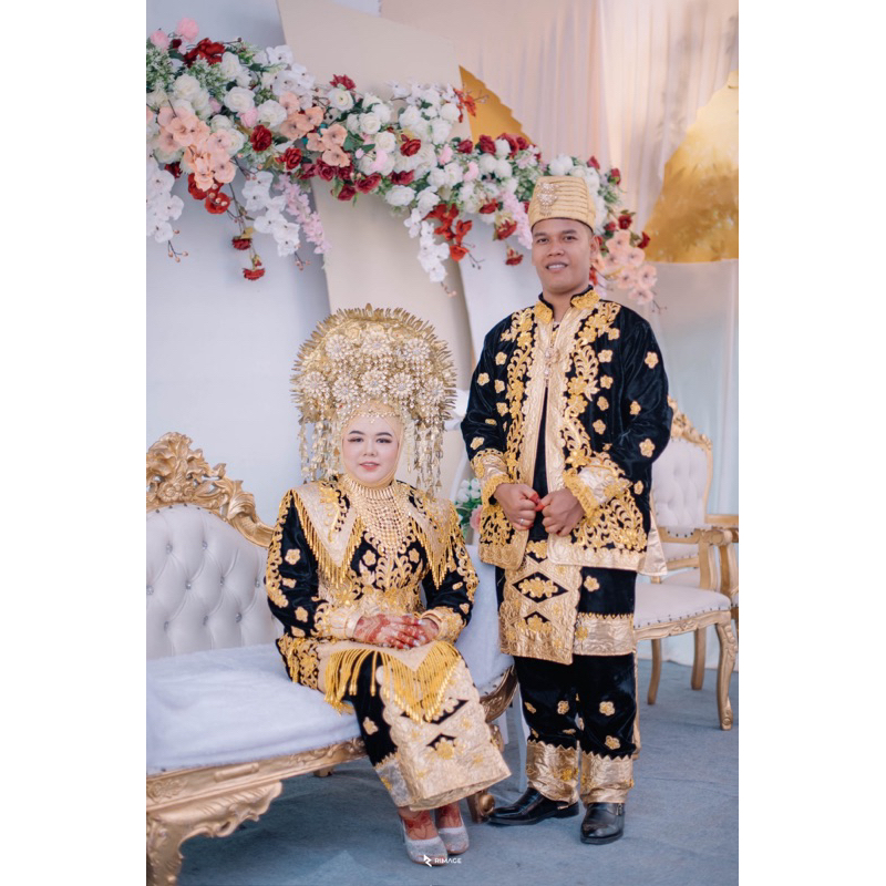 Preloved baju pengantin minang hitam gold