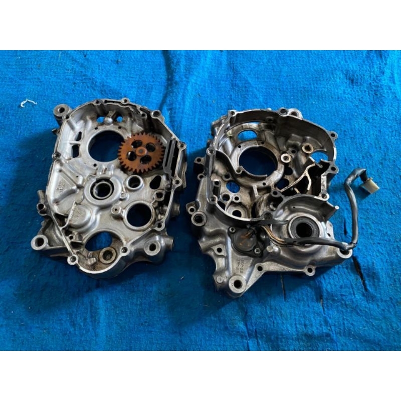 Krengkes rengkes crankcase kalter kanan kiri Yamaha Jupiter Z1 1dy original
