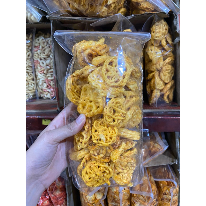 

kerupuk kuning sanggul pedas