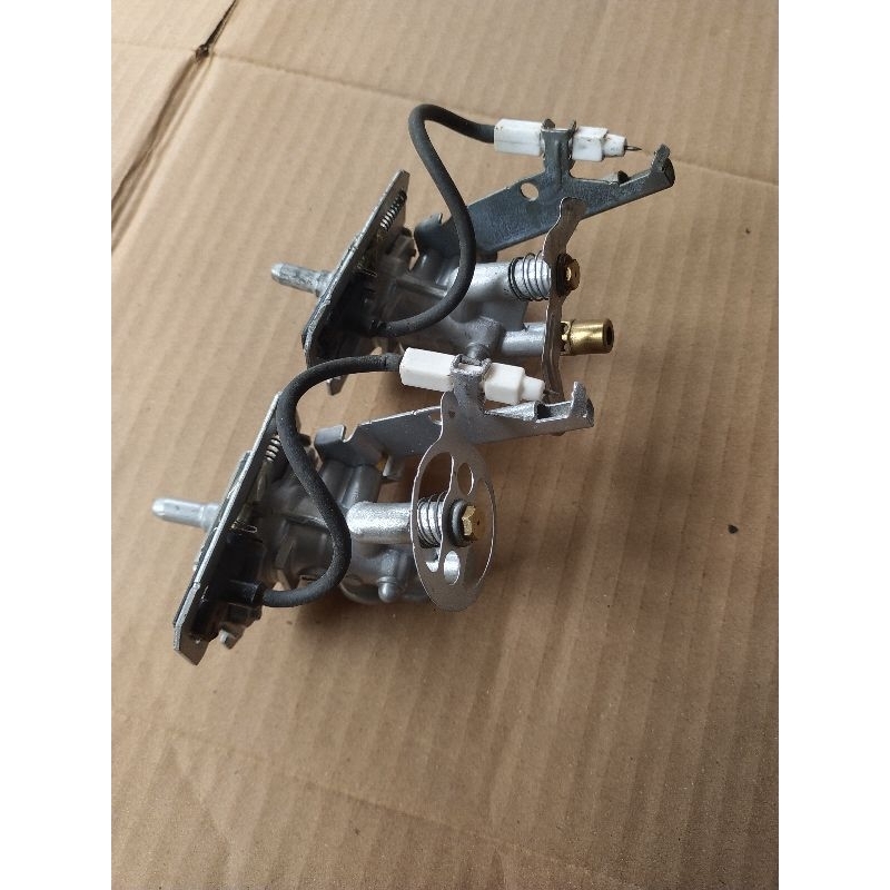 mesin pemantik kompor gas rinnai 2 tungku tipe/712 grande jumbo rekondisi (pernah di pakai)1 set