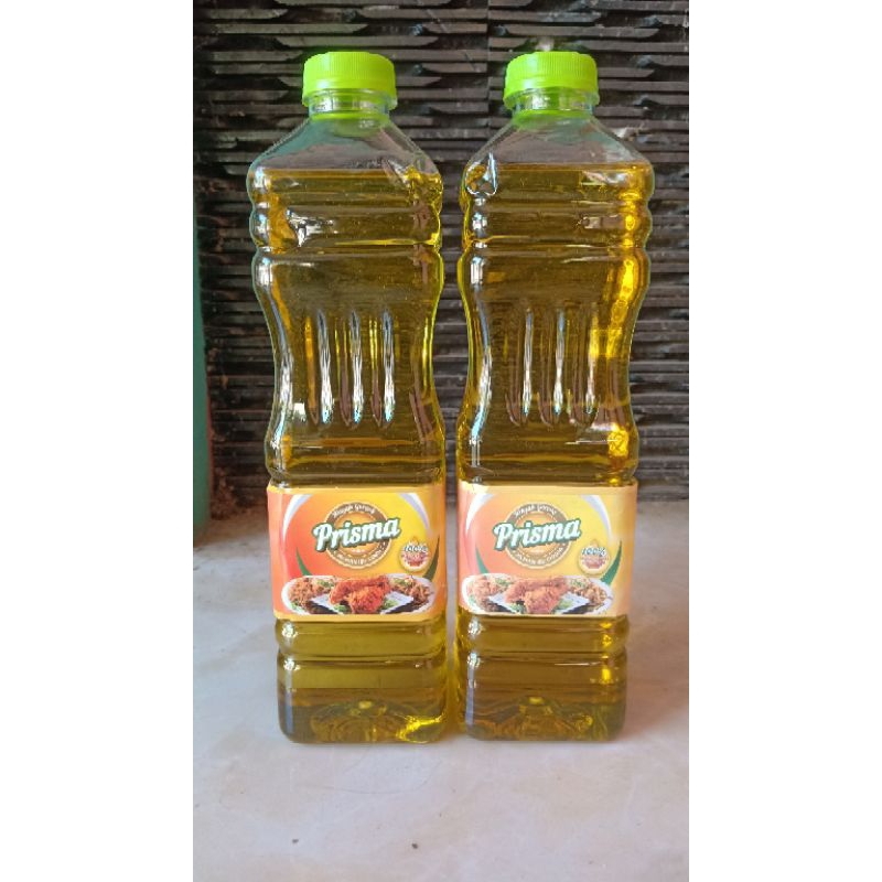 

Minyak goreng dalam kemasan "PRISMA" 850ML